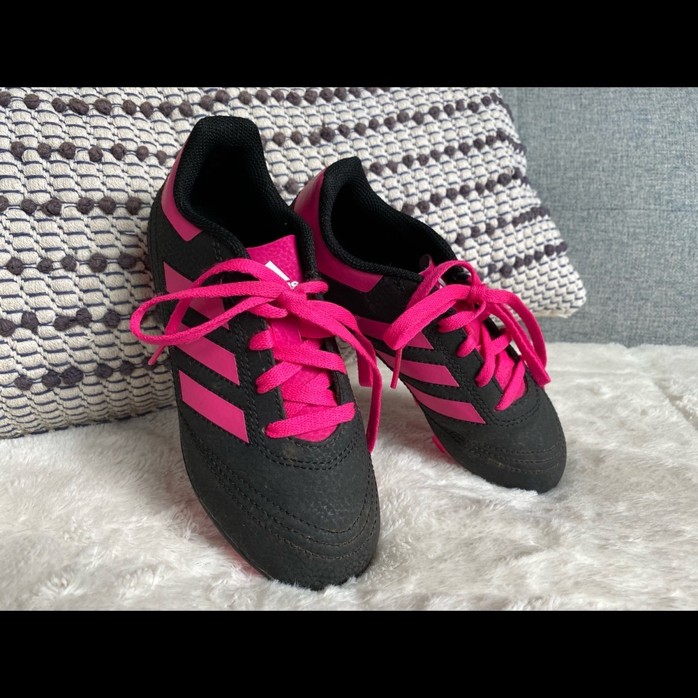 Adidas girl’s soccer cleats